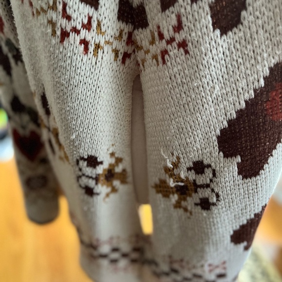 1960’s Collared Sweater Cape - Picture 6 of 6